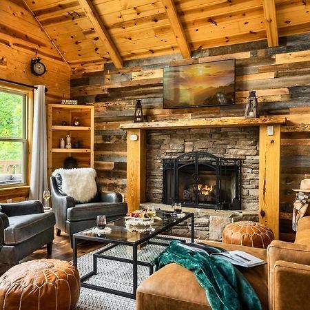 Mountainside - New Luxury Cabin-Fire Table-Hot Tub-3 Pools-Ps5-Bears Gatlinburg Bagian luar foto