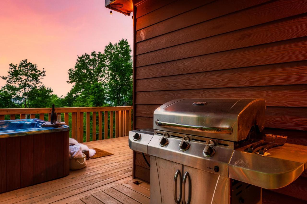 Mountainside - New Luxury Cabin-Fire Table-Hot Tub-3 Pools-Ps5-Bears Gatlinburg Bagian luar foto