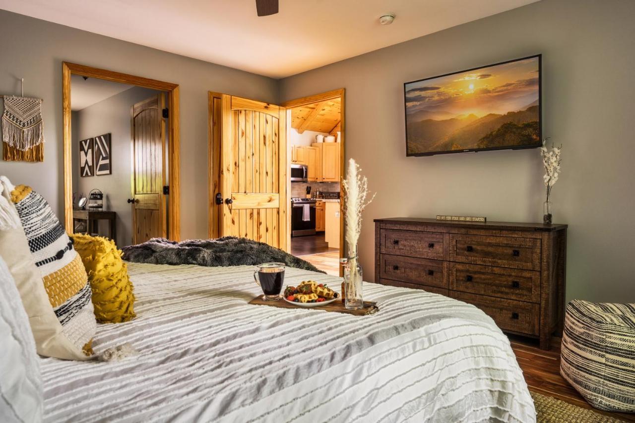 Mountainside - New Luxury Cabin-Fire Table-Hot Tub-3 Pools-Ps5-Bears Gatlinburg Bagian luar foto